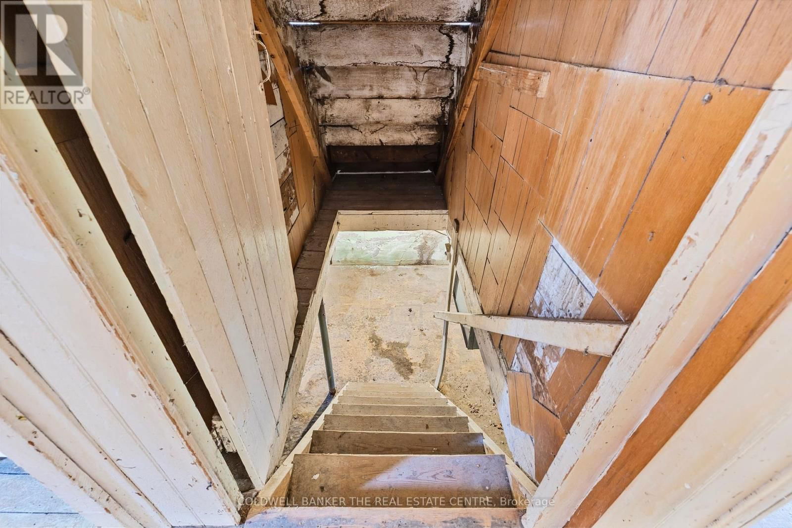 410 EAGLE STREET Image 24