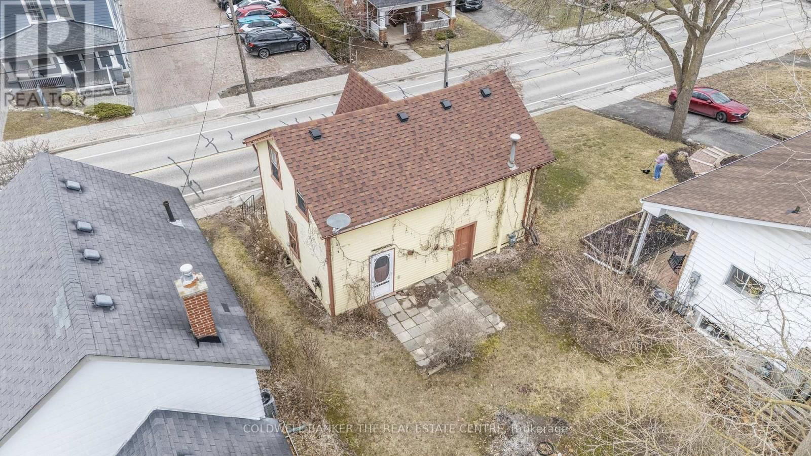 410 EAGLE STREET Image 38