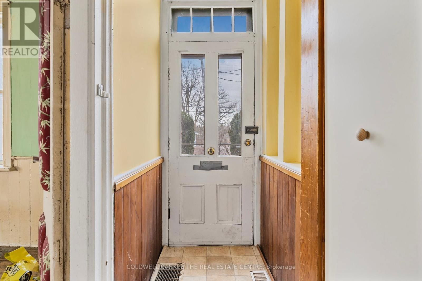 410 EAGLE STREET Image 5