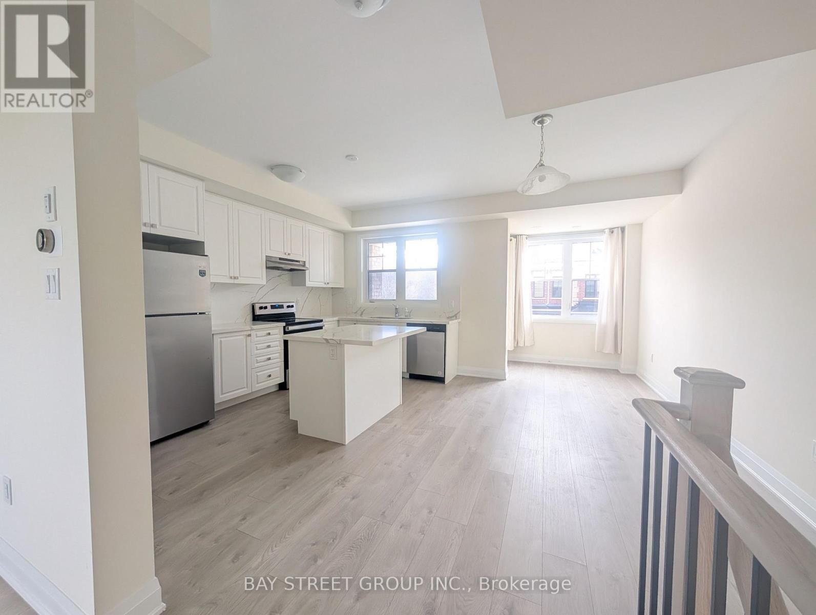 9560 KEELE STREET Image 14