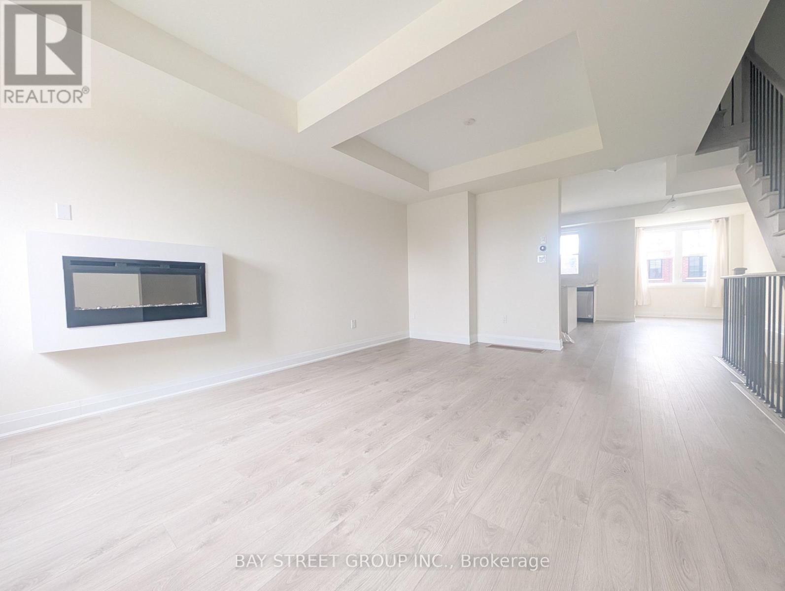 9560 KEELE STREET Image 20
