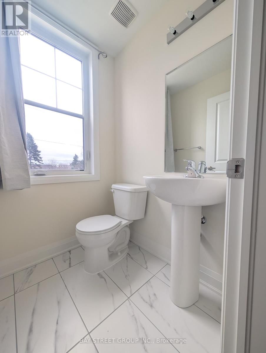 9560 KEELE STREET Image 21