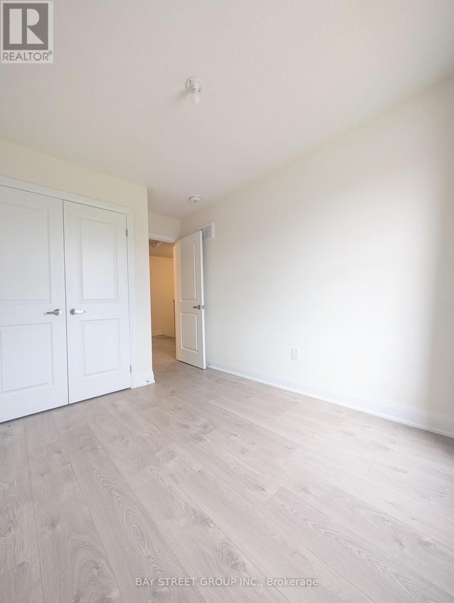 9560 KEELE STREET Image 31