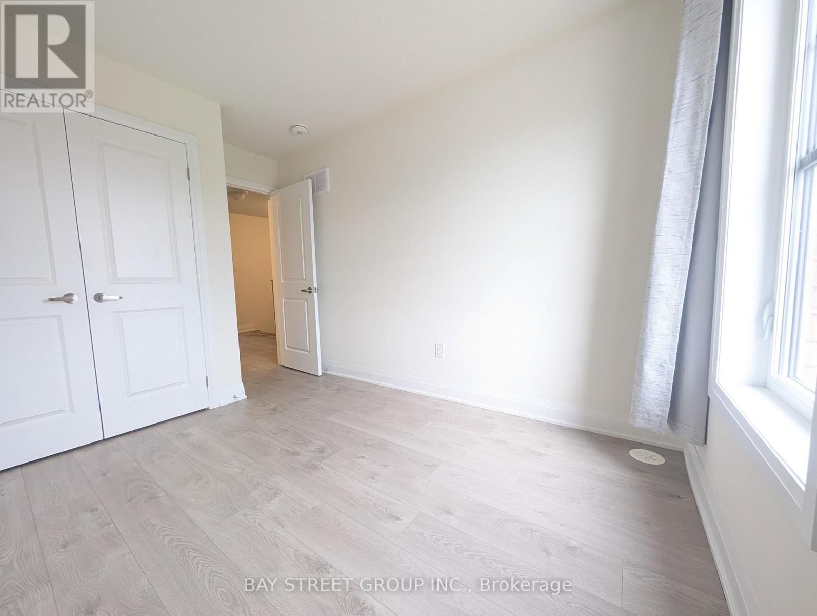 9560 KEELE STREET Image 32