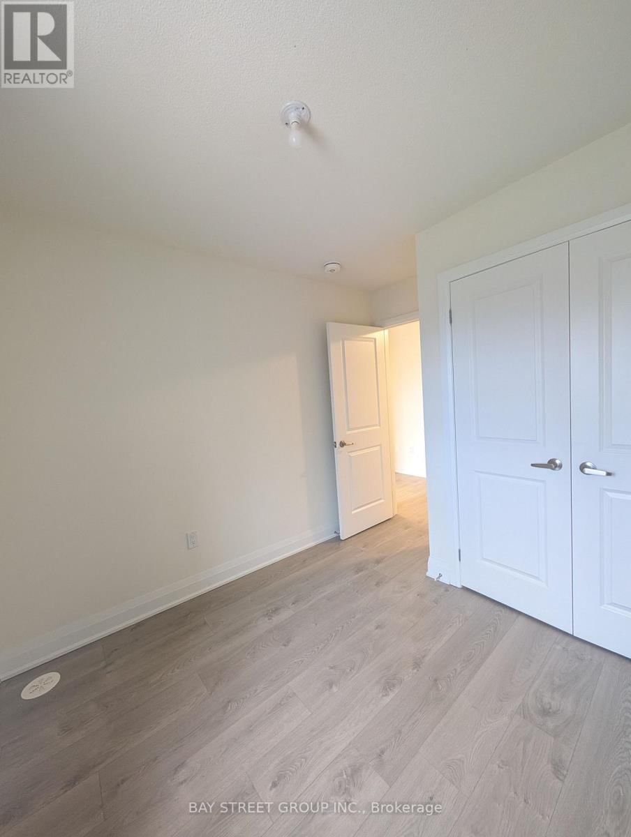 9560 KEELE STREET Image 34