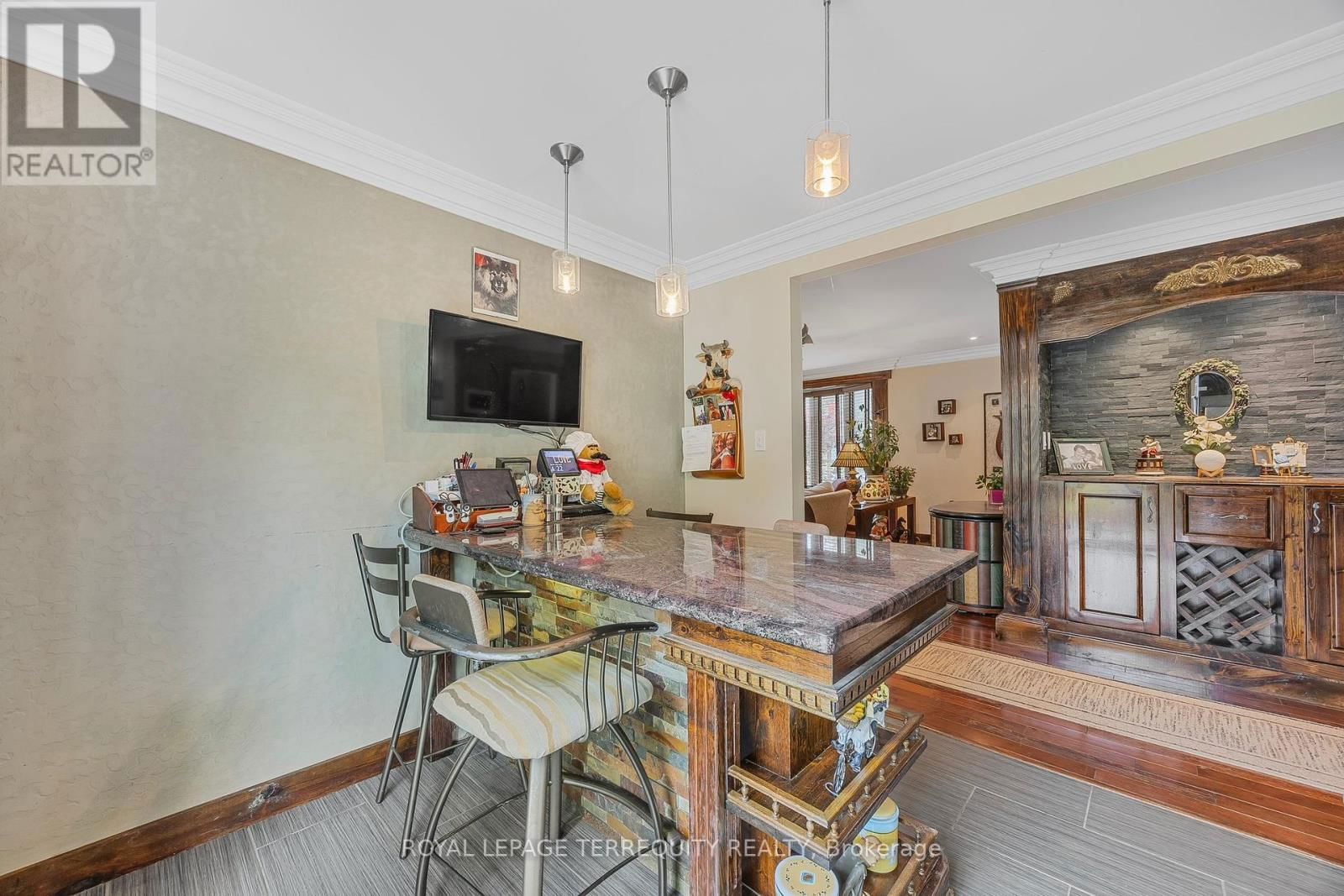 2211 MILDRED AVENUE Image 11