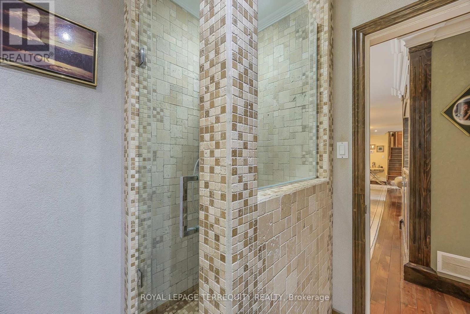 2211 MILDRED AVENUE Image 32