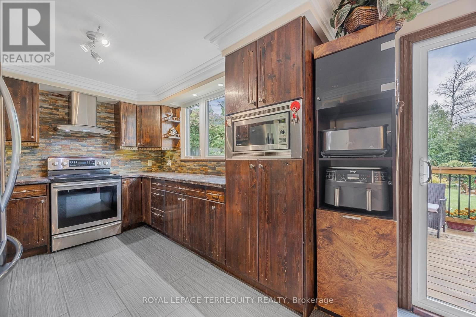 2211 MILDRED AVENUE Image 5