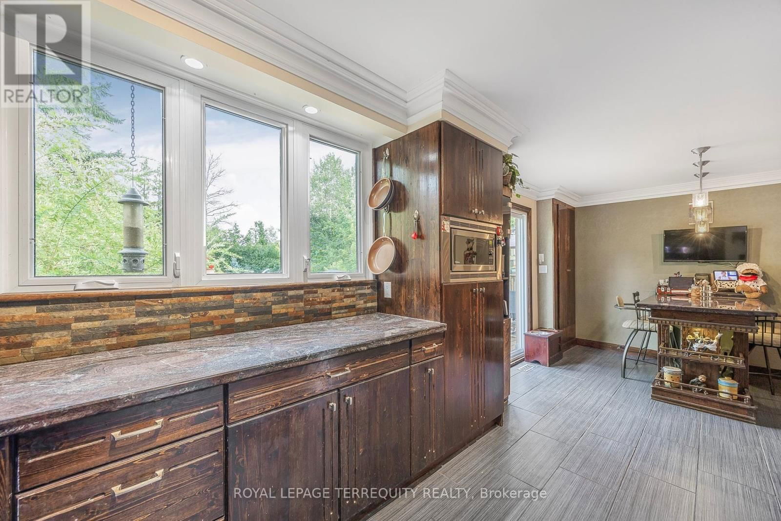 2211 MILDRED AVENUE Image 8