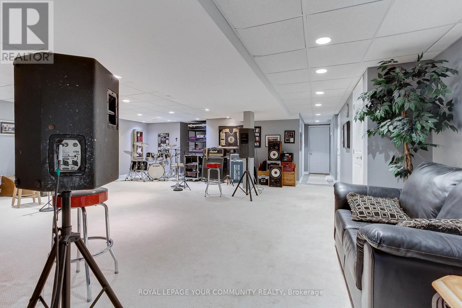 8 PELOSI WAY Image 41