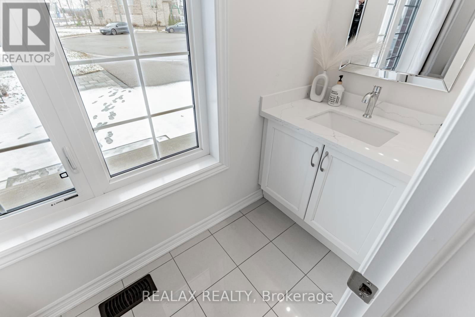 143 LIVANTE COURT Image 18