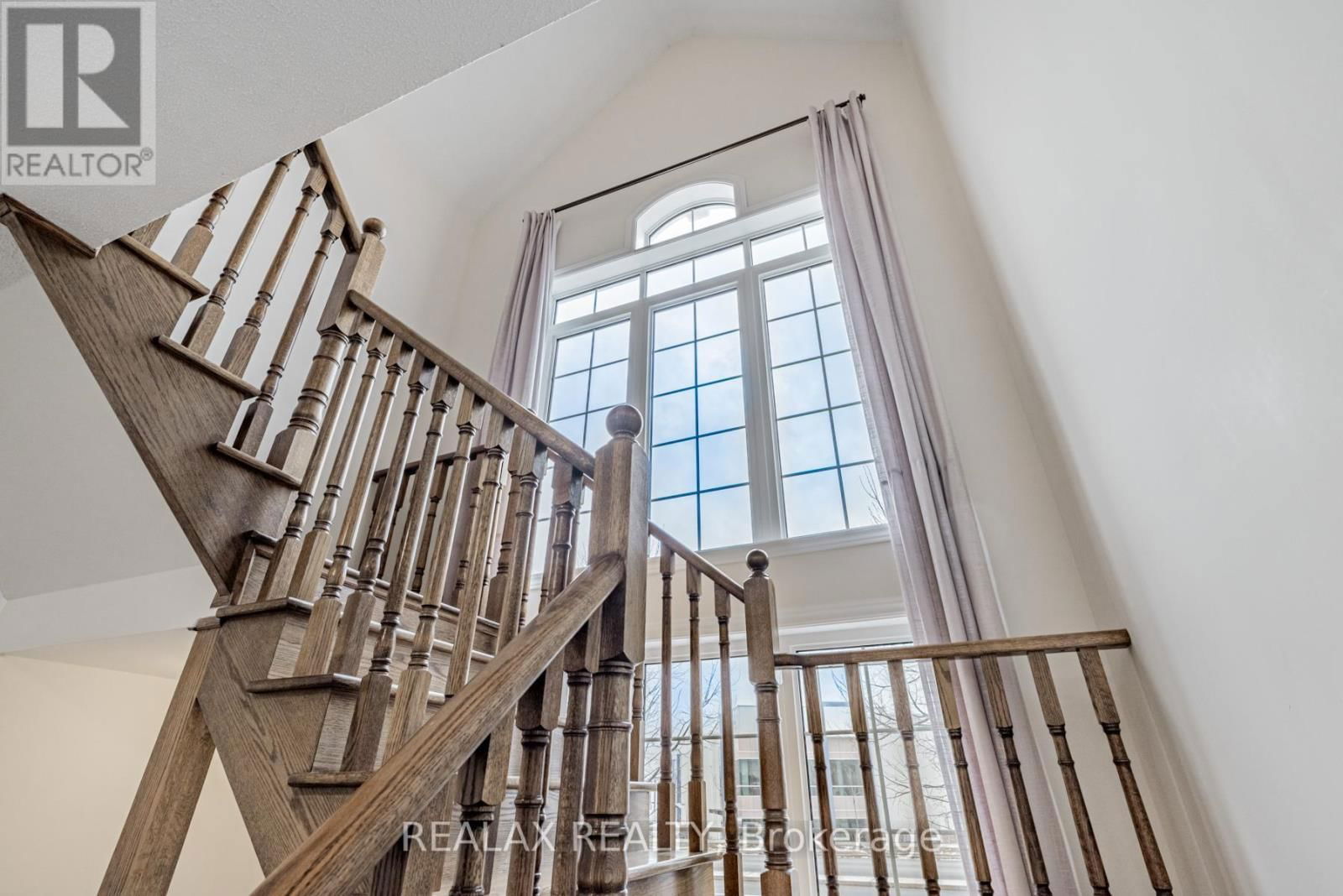 143 LIVANTE COURT Image 19