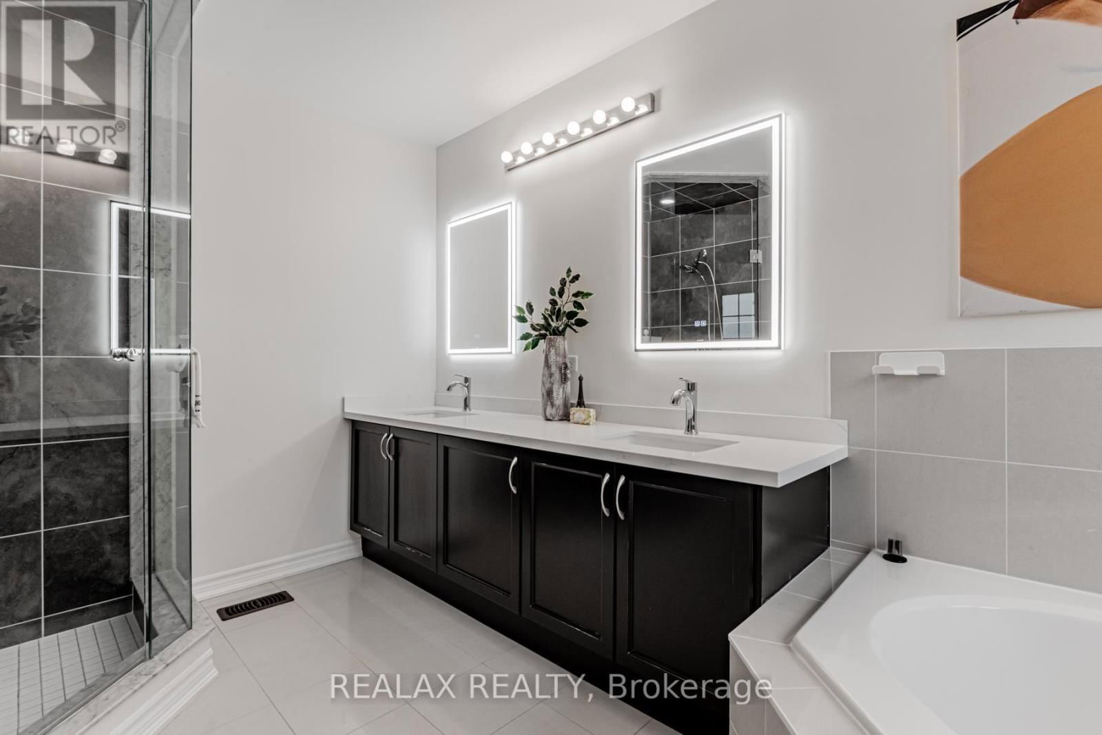 143 LIVANTE COURT Image 23