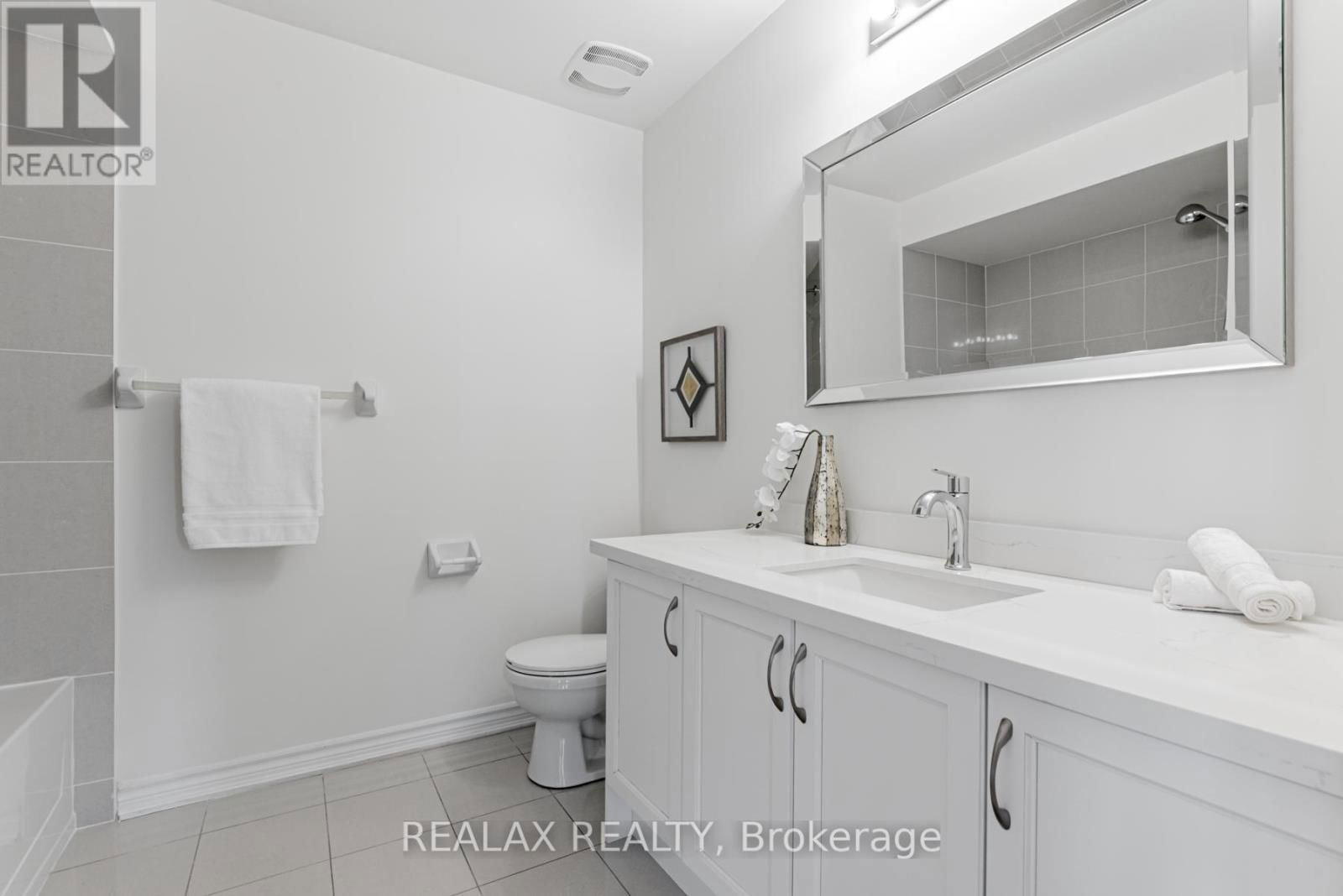 143 LIVANTE COURT Image 29