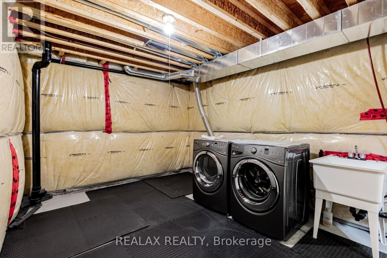 143 LIVANTE COURT Image 31
