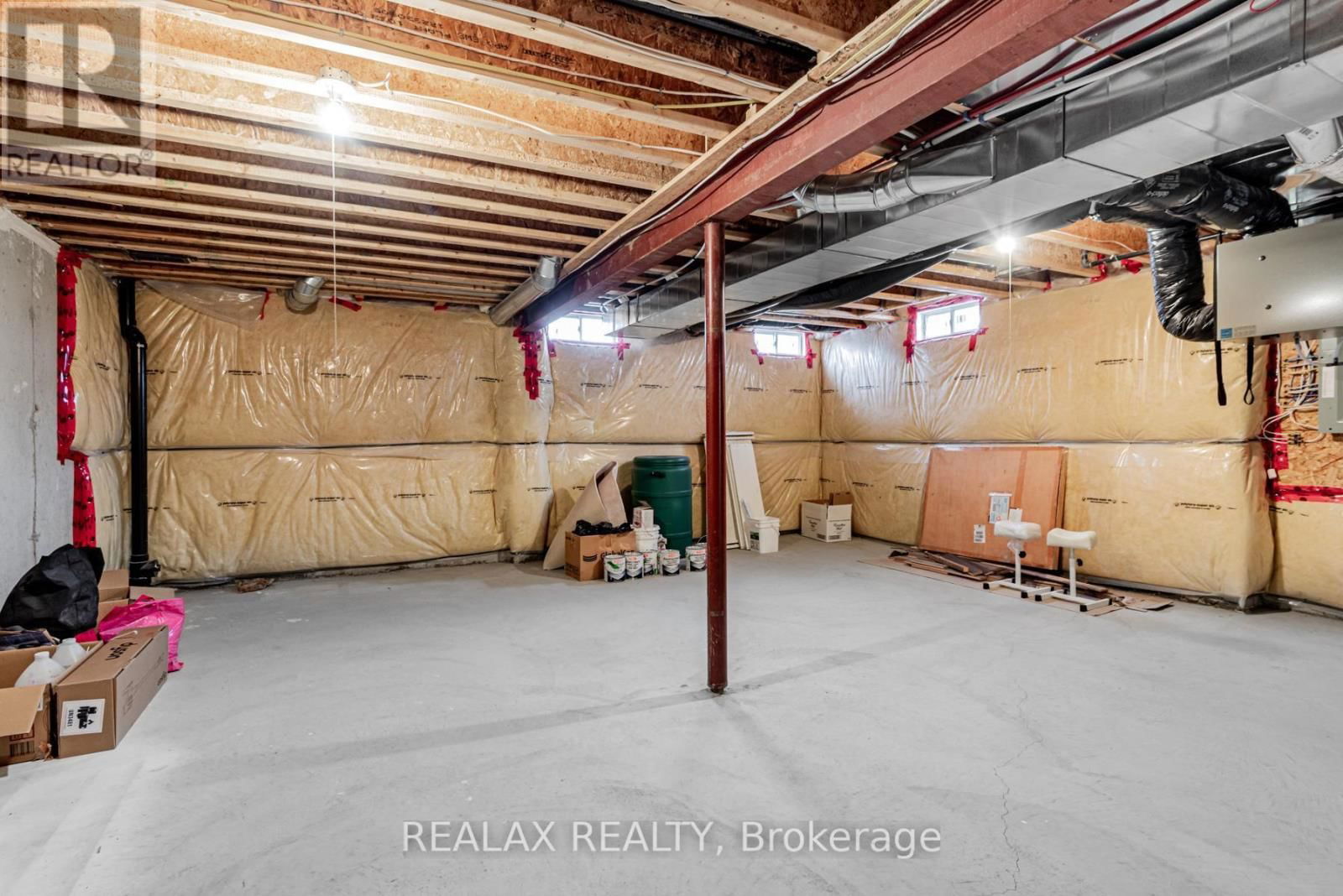 143 LIVANTE COURT Image 32
