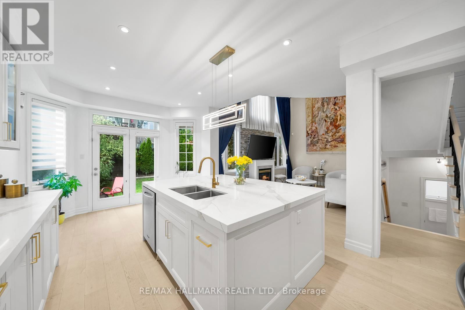 101 RAVINE EDGE DRIVE Image 2