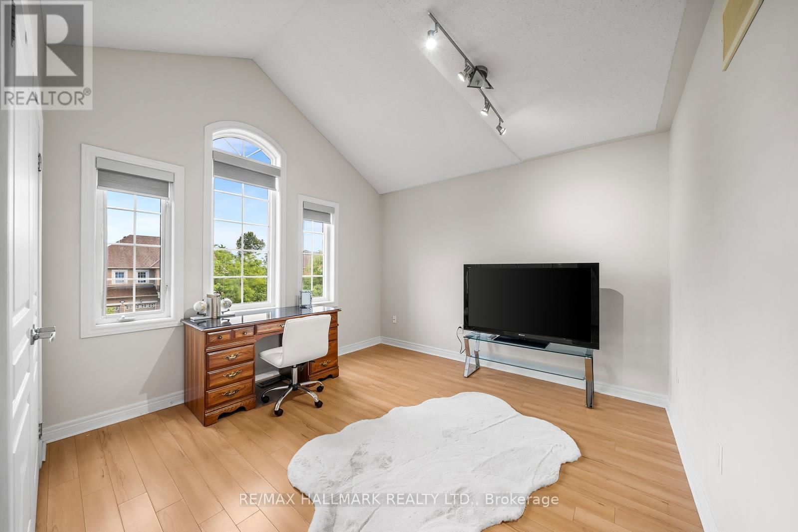 101 RAVINE EDGE DRIVE Image 23