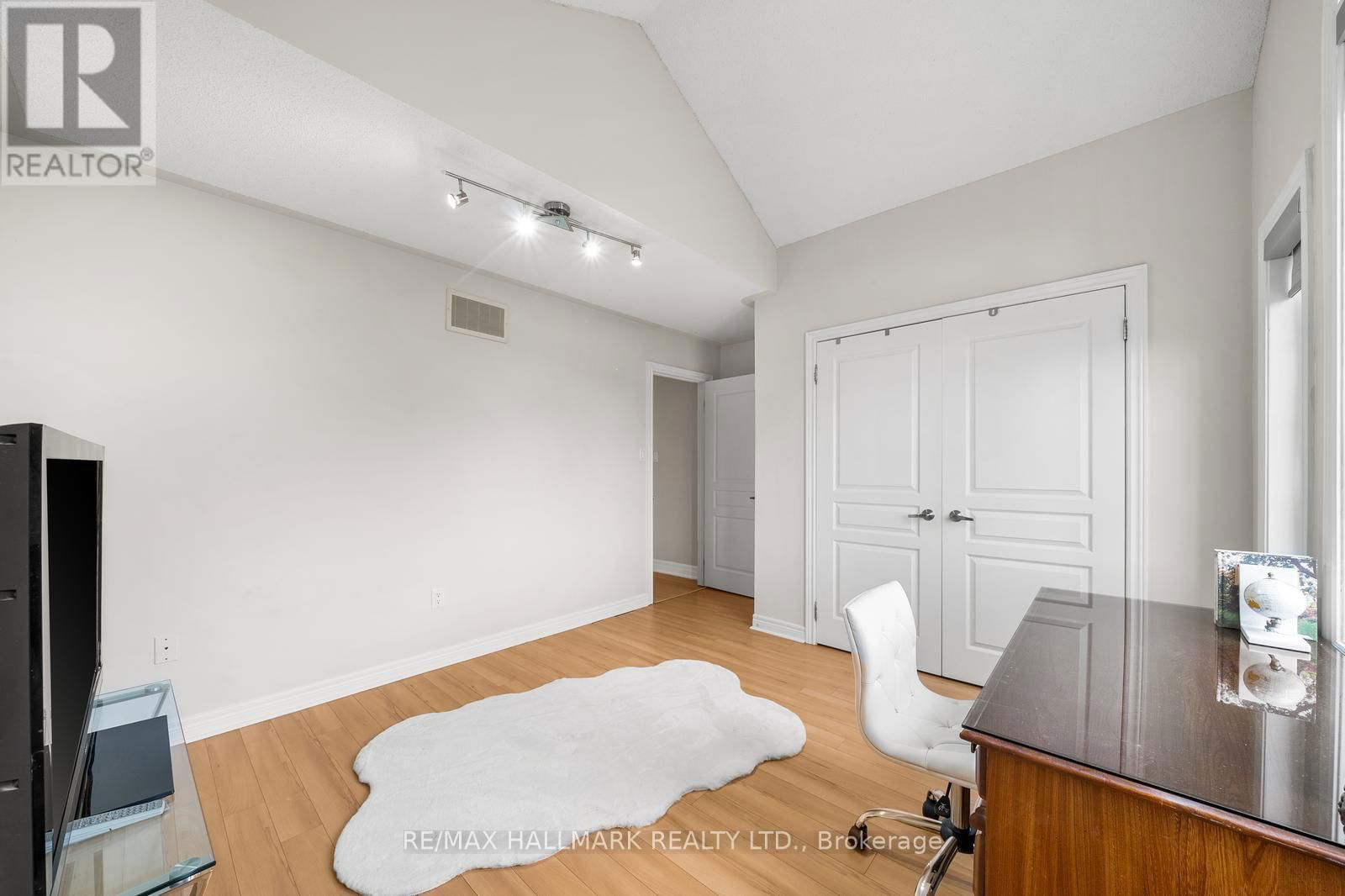 101 RAVINE EDGE DRIVE Image 24