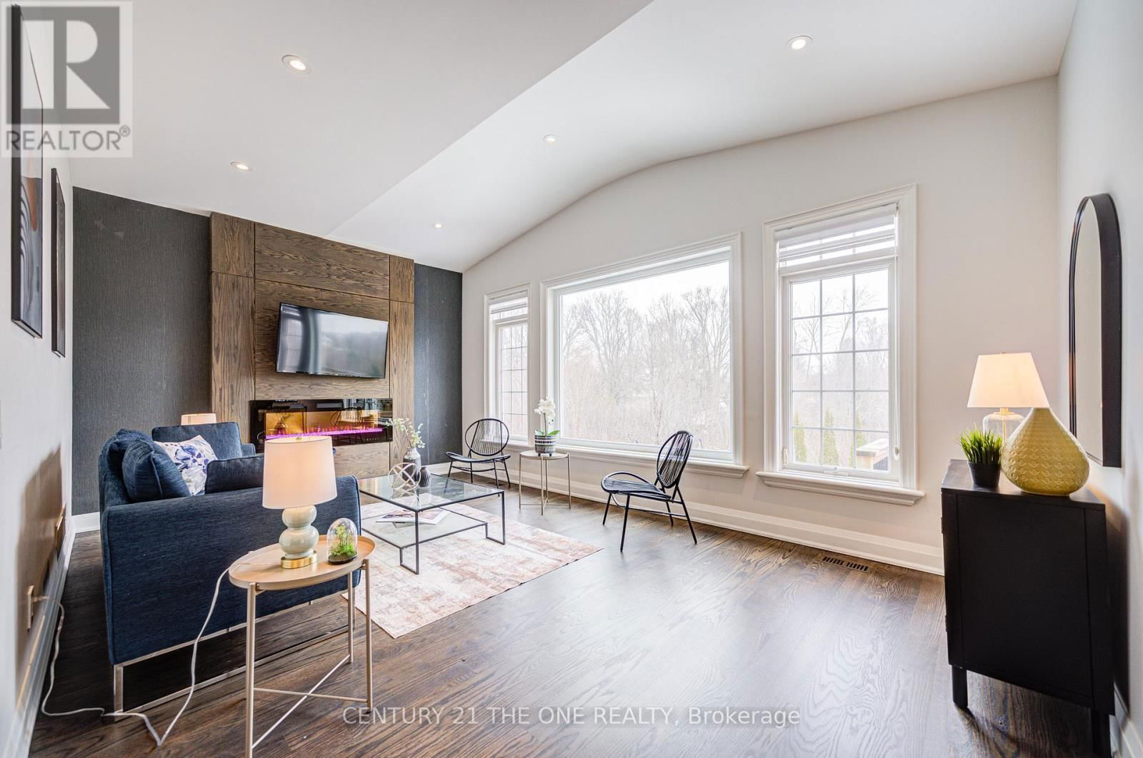 49 BRASS DRIVE Image 11