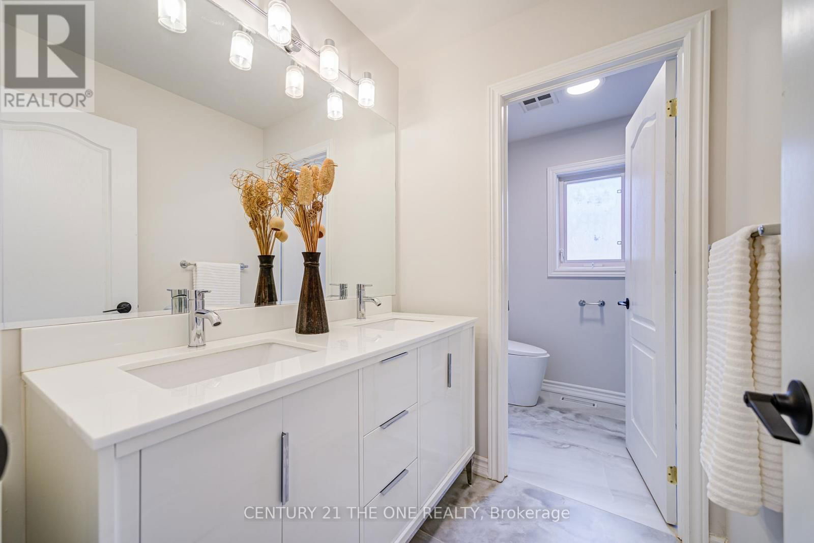 49 BRASS DRIVE Image 17