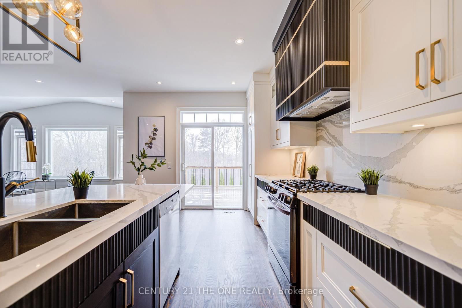 49 BRASS DRIVE Image 9