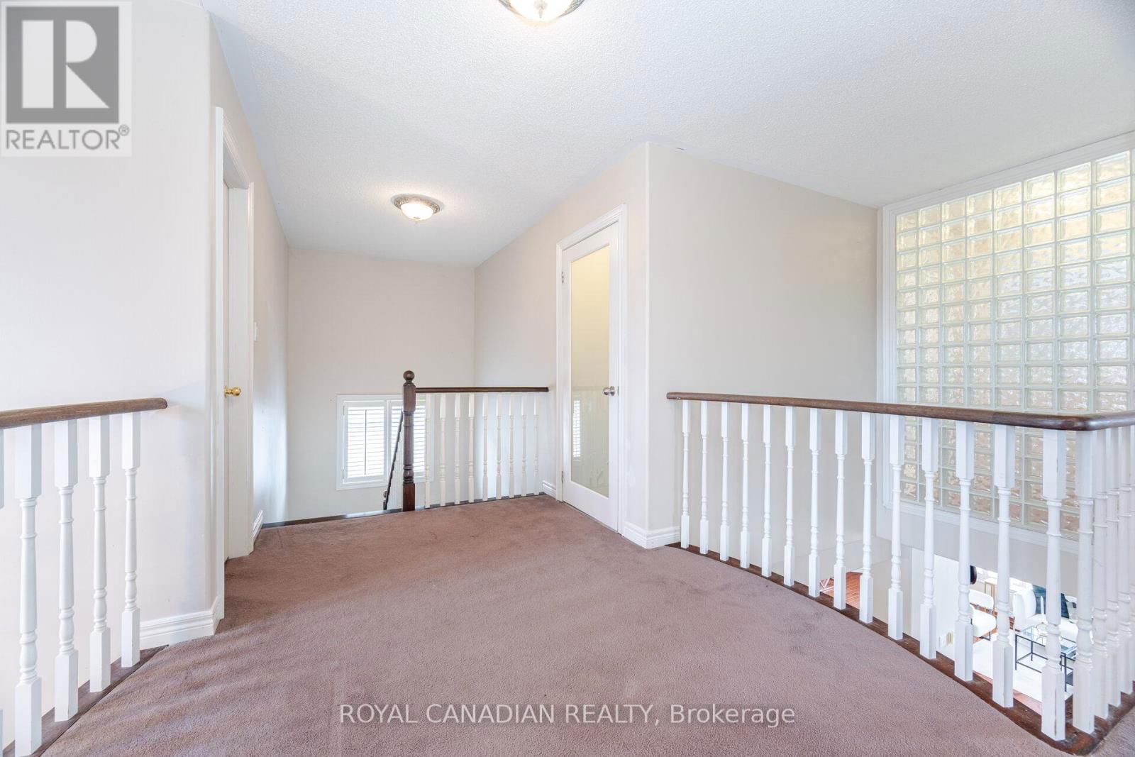 678 MADELINE HEIGHTS Image 21