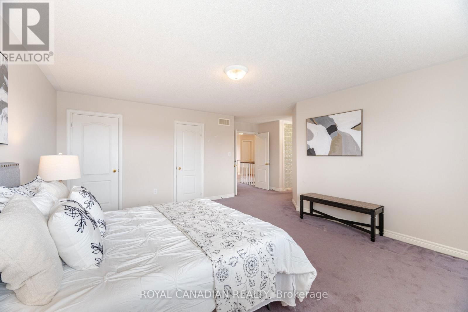 678 MADELINE HEIGHTS Image 22