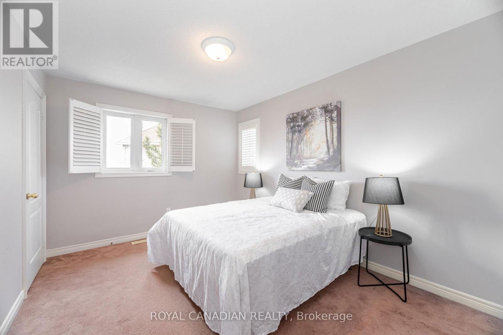 678 MADELINE HEIGHTS Image 27