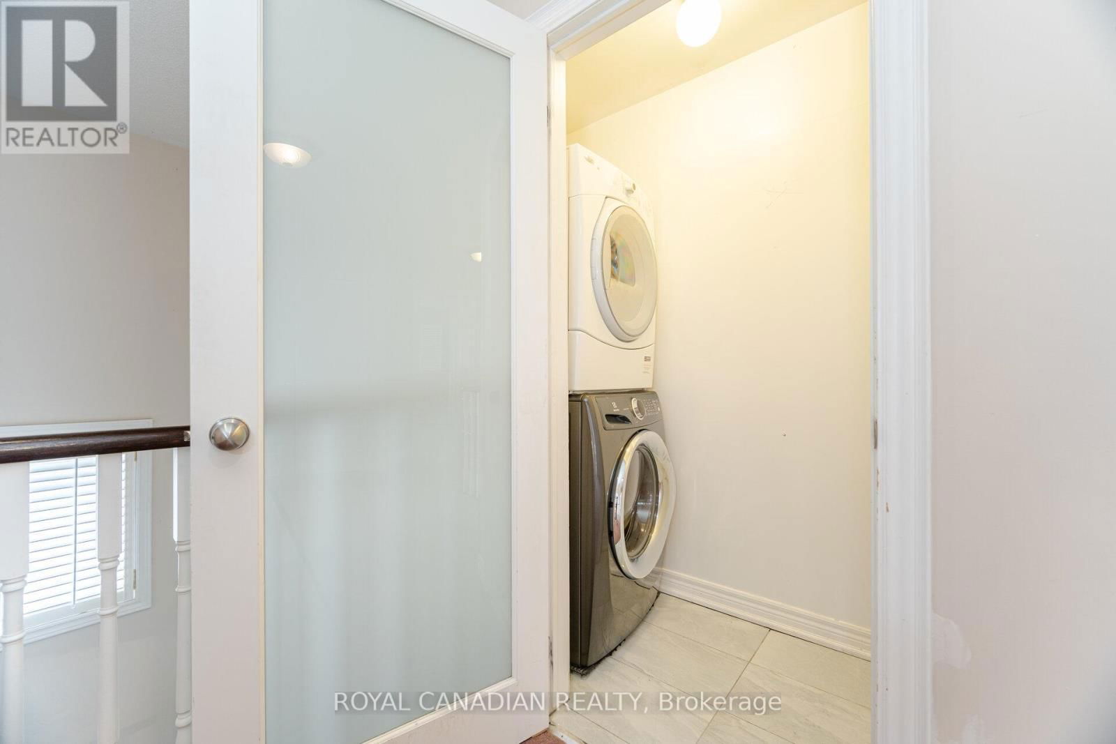 678 MADELINE HEIGHTS Image 31