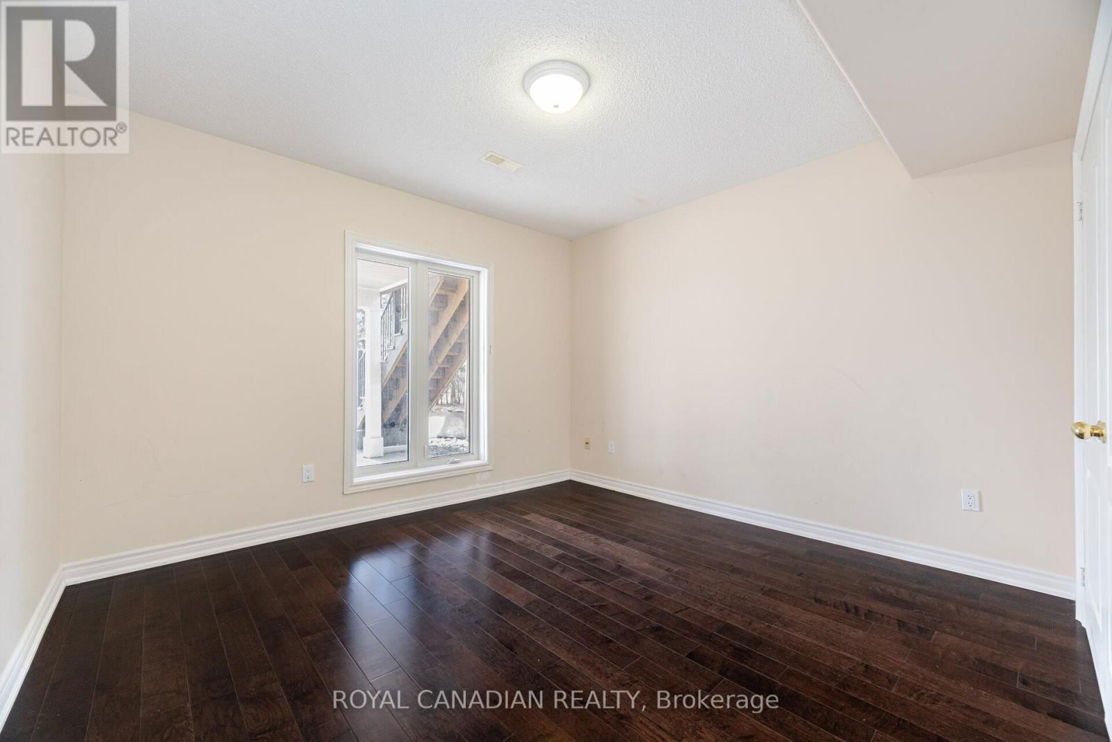 678 MADELINE HEIGHTS Image 36