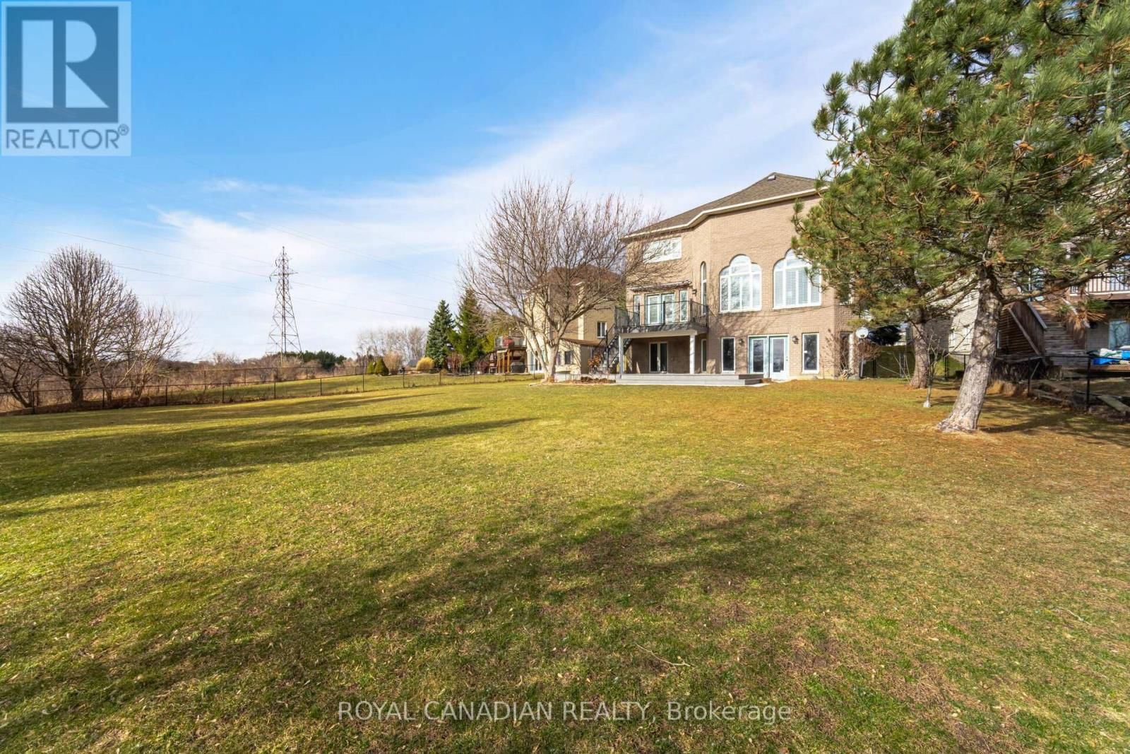 678 MADELINE HEIGHTS Image 38