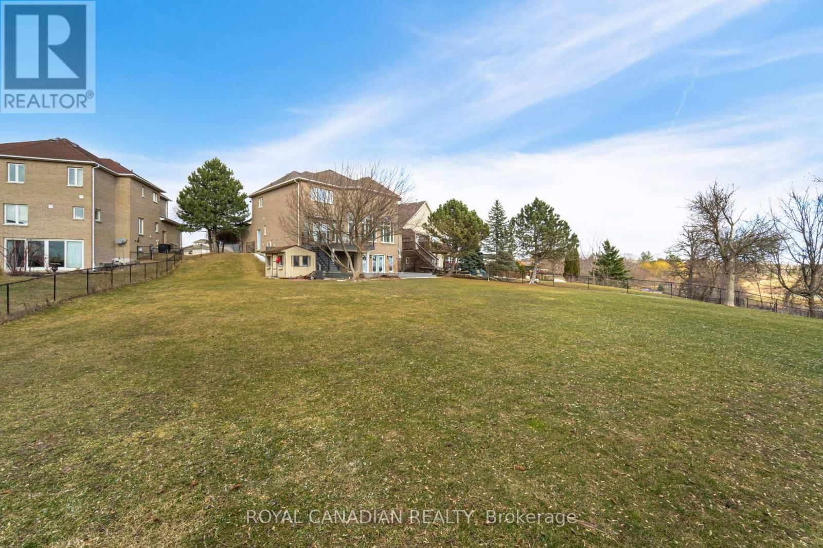 678 MADELINE HEIGHTS Image 39
