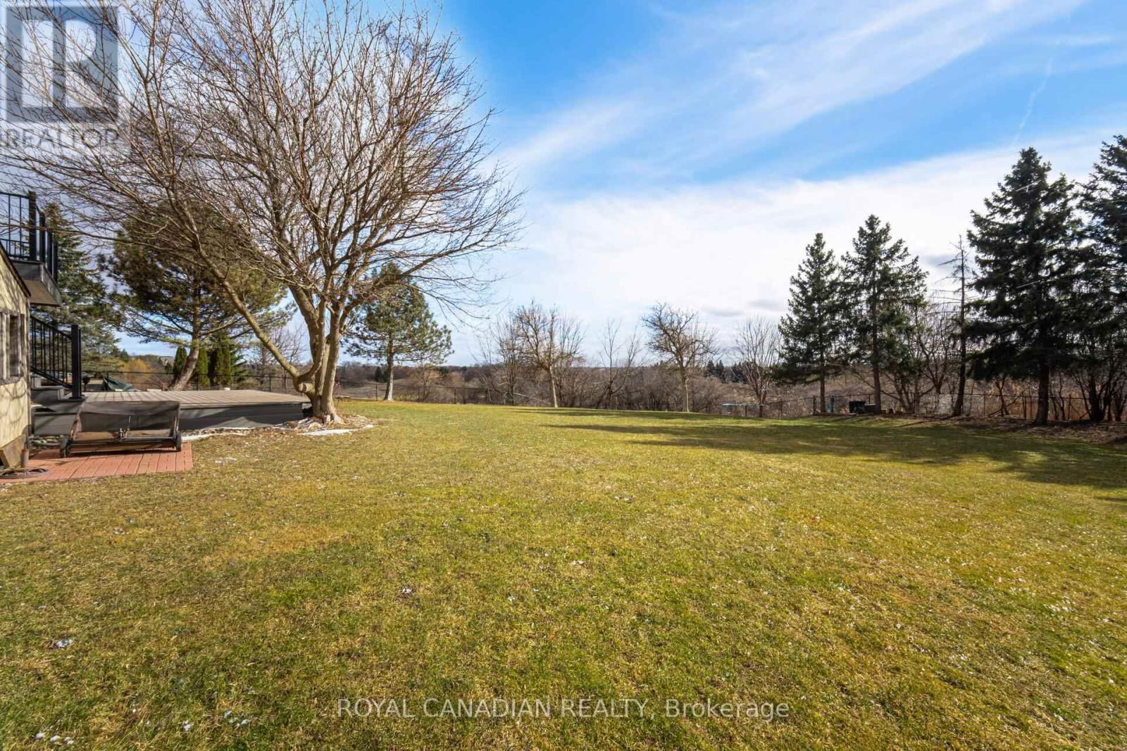 678 MADELINE HEIGHTS Image 40