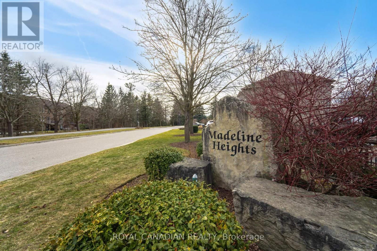 678 MADELINE HEIGHTS Image 44