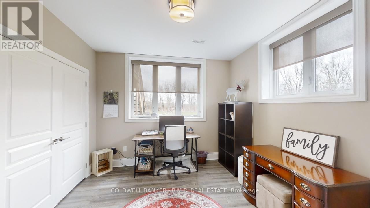 470 BLUE MOUNTAIN ROAD Image 34