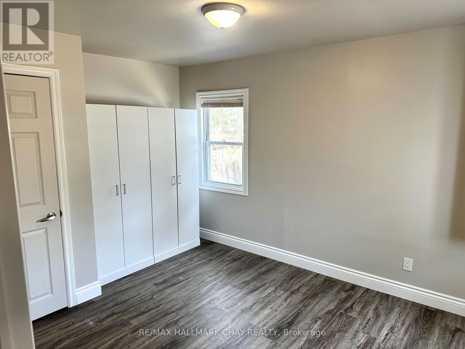 982 ROBINSON STREET Image 17