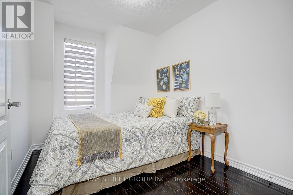 10981 WOODBINE AVENUE Image 30