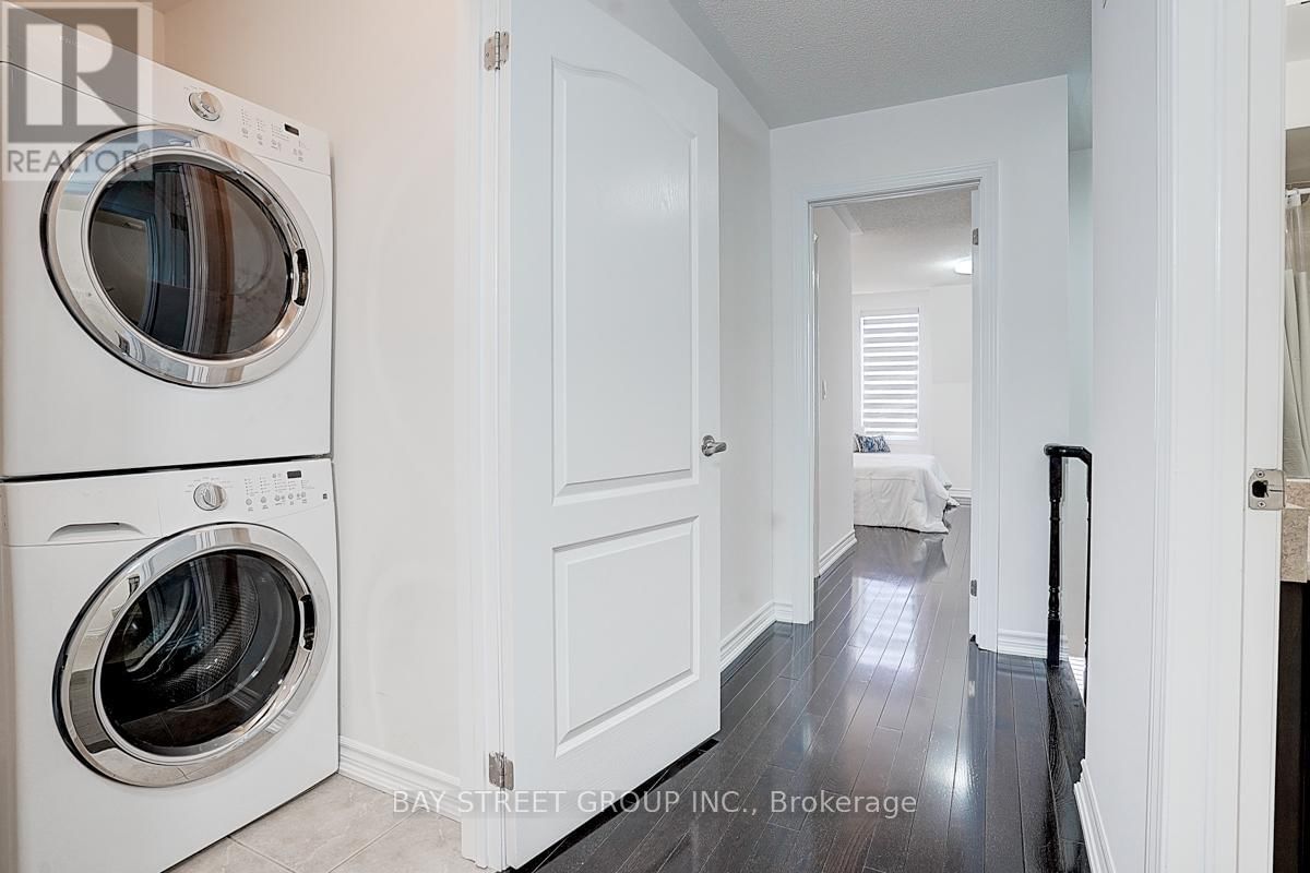 10981 WOODBINE AVENUE Image 36