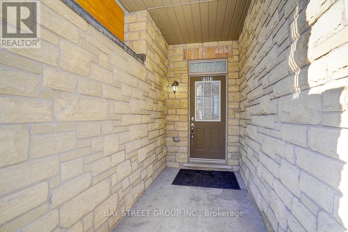 10981 WOODBINE AVENUE Image 6