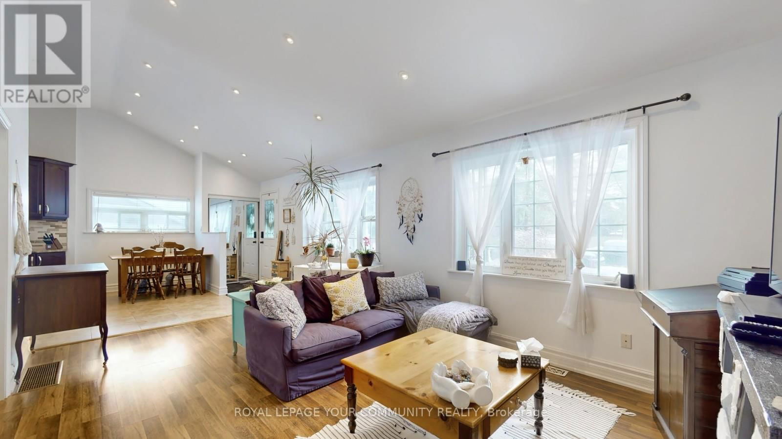 5154 AURORA ROAD Image 18