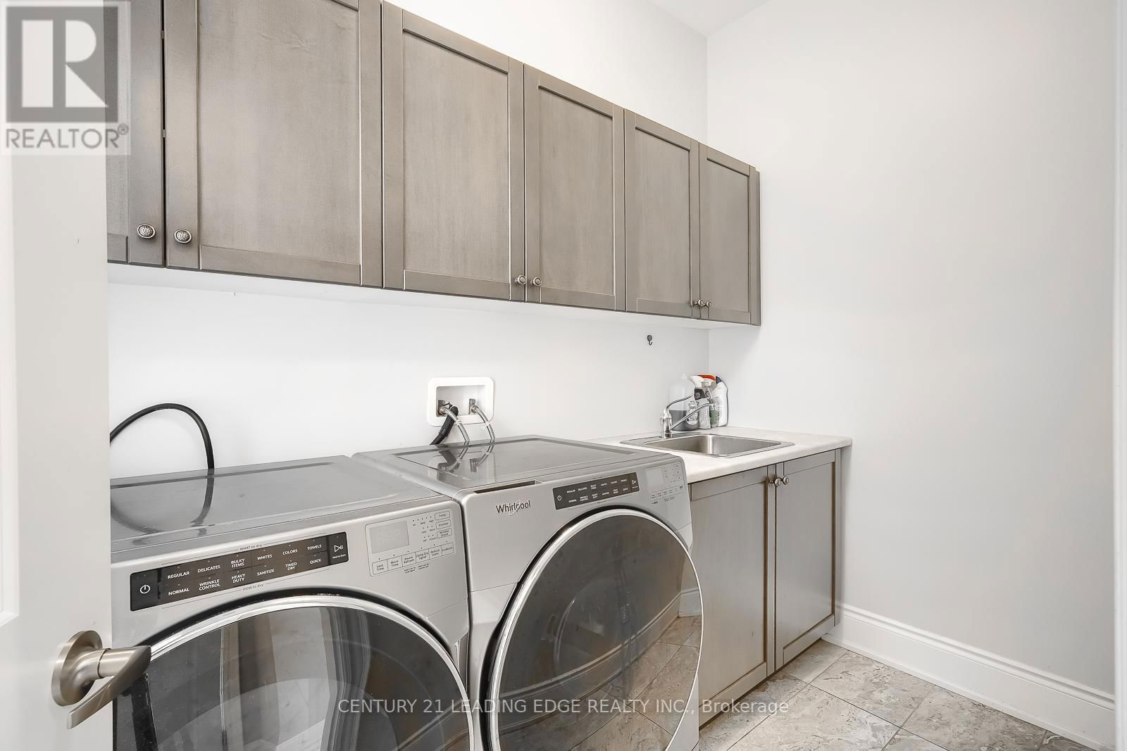 18 CALLISTO LANE EAST Image 21