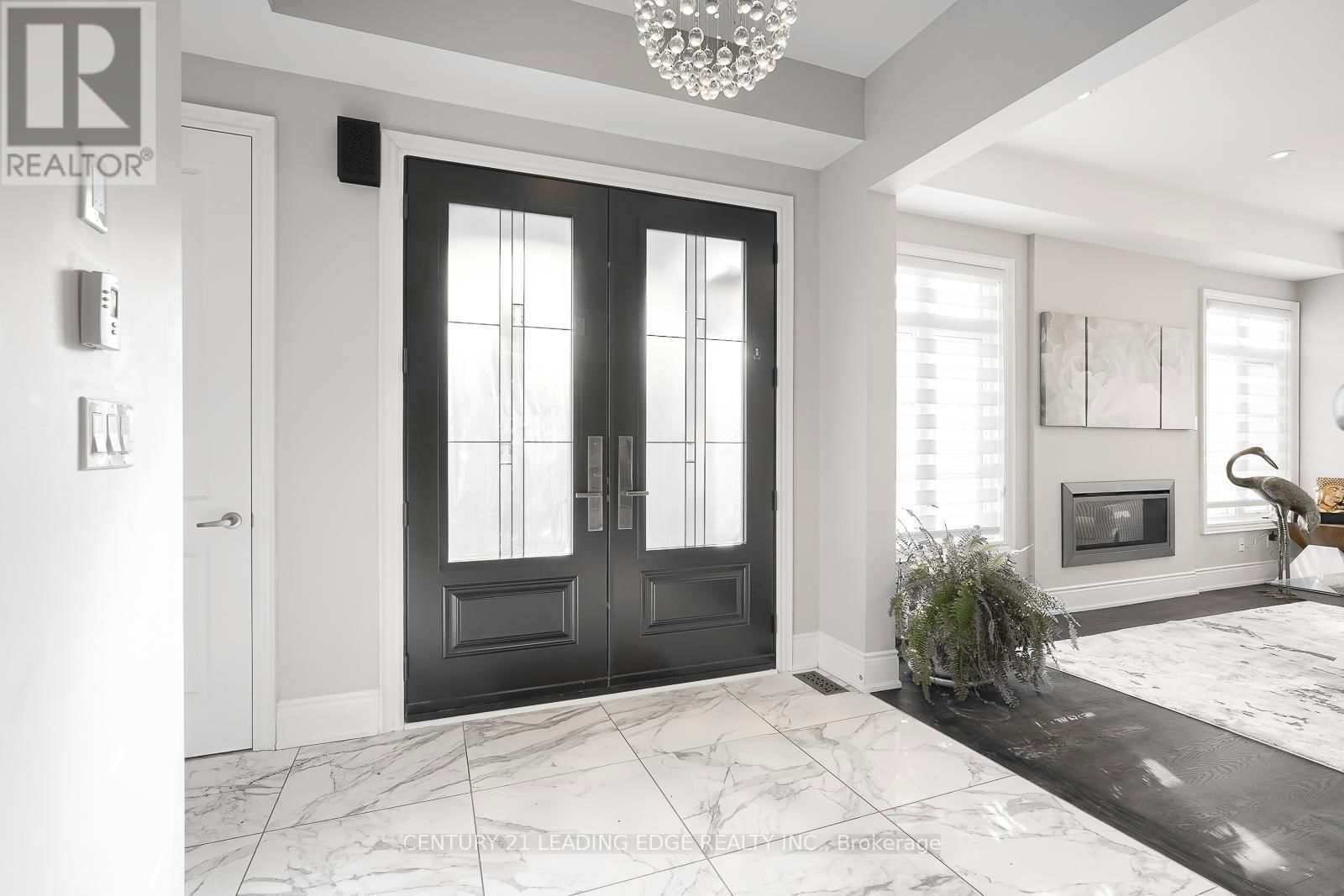 18 CALLISTO LANE EAST Image 3