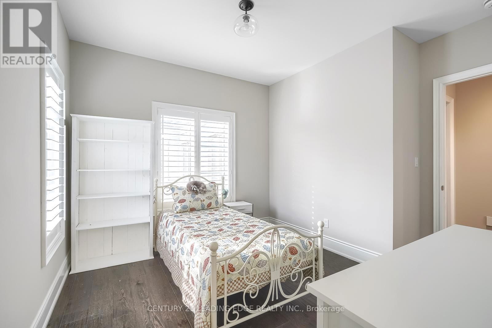 18 CALLISTO LANE EAST Image 31