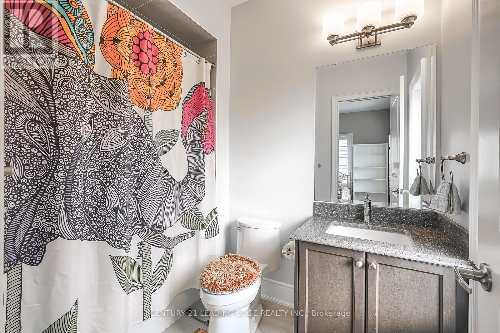 18 CALLISTO LANE EAST Image 32