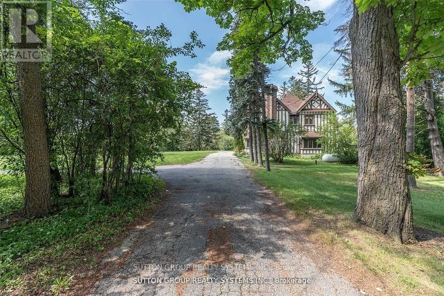 13284 BATHURST STREET Image 1