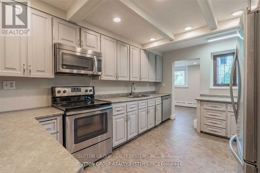 13284 BATHURST STREET Image 10