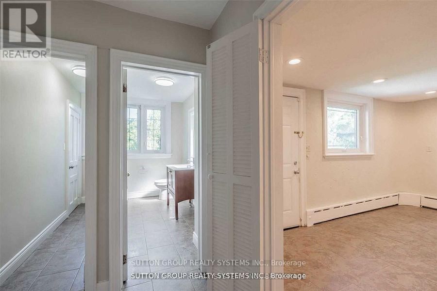 13284 BATHURST STREET Image 12
