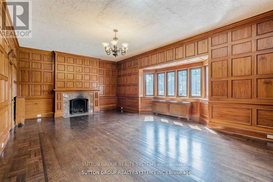 13284 BATHURST STREET Image 6
