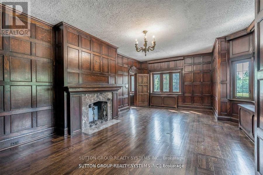 13284 BATHURST STREET Image 7